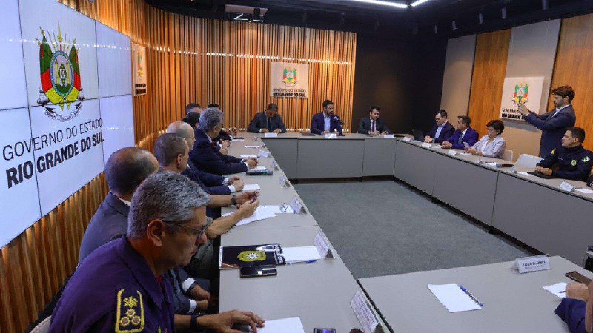 Reunião do Gabinete de Crise aconteceu nesta terça-feira (10) 