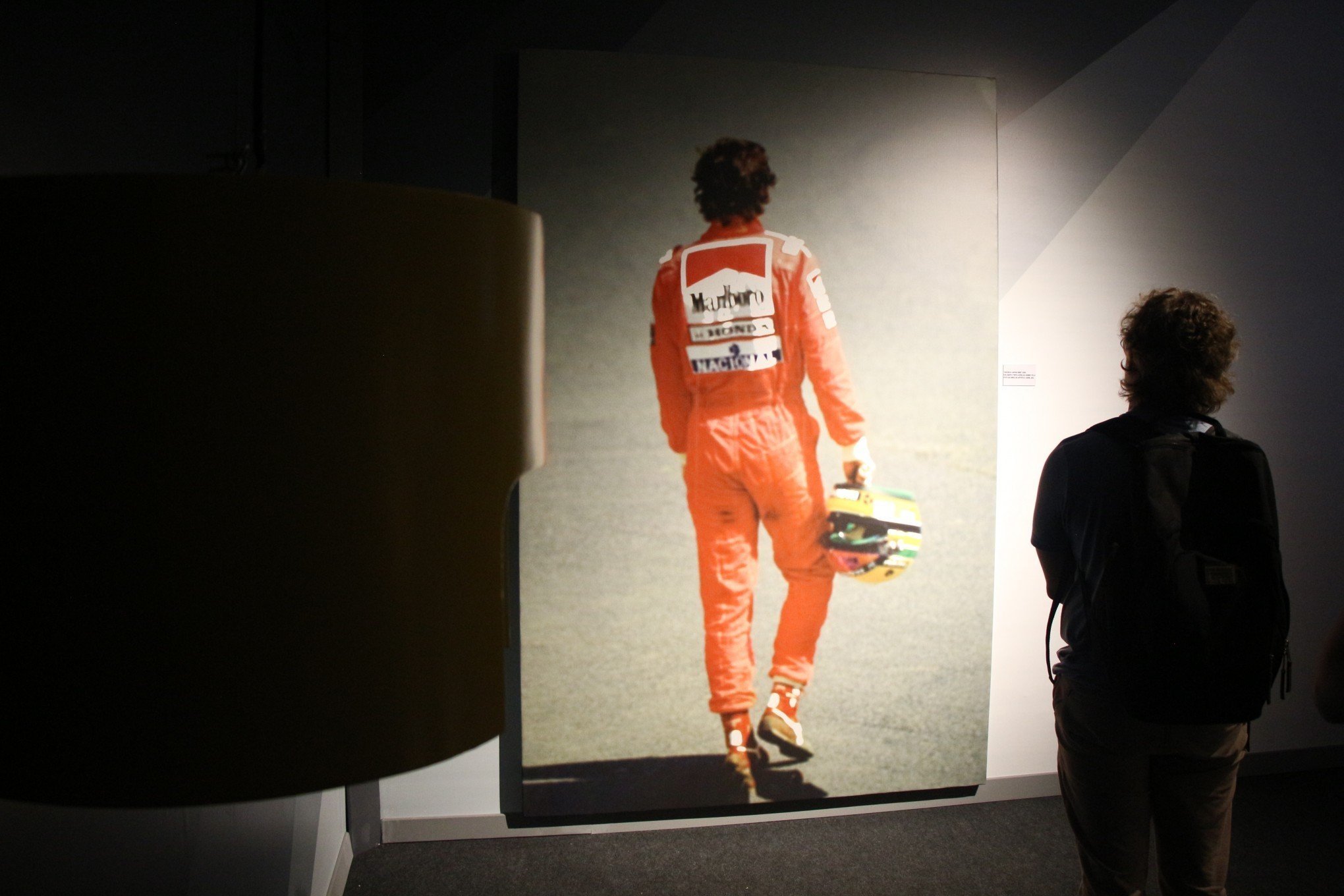 Exposição "Eu, Ayrton Senna da Silva" mantém viva a história do maior piloto brasileiro