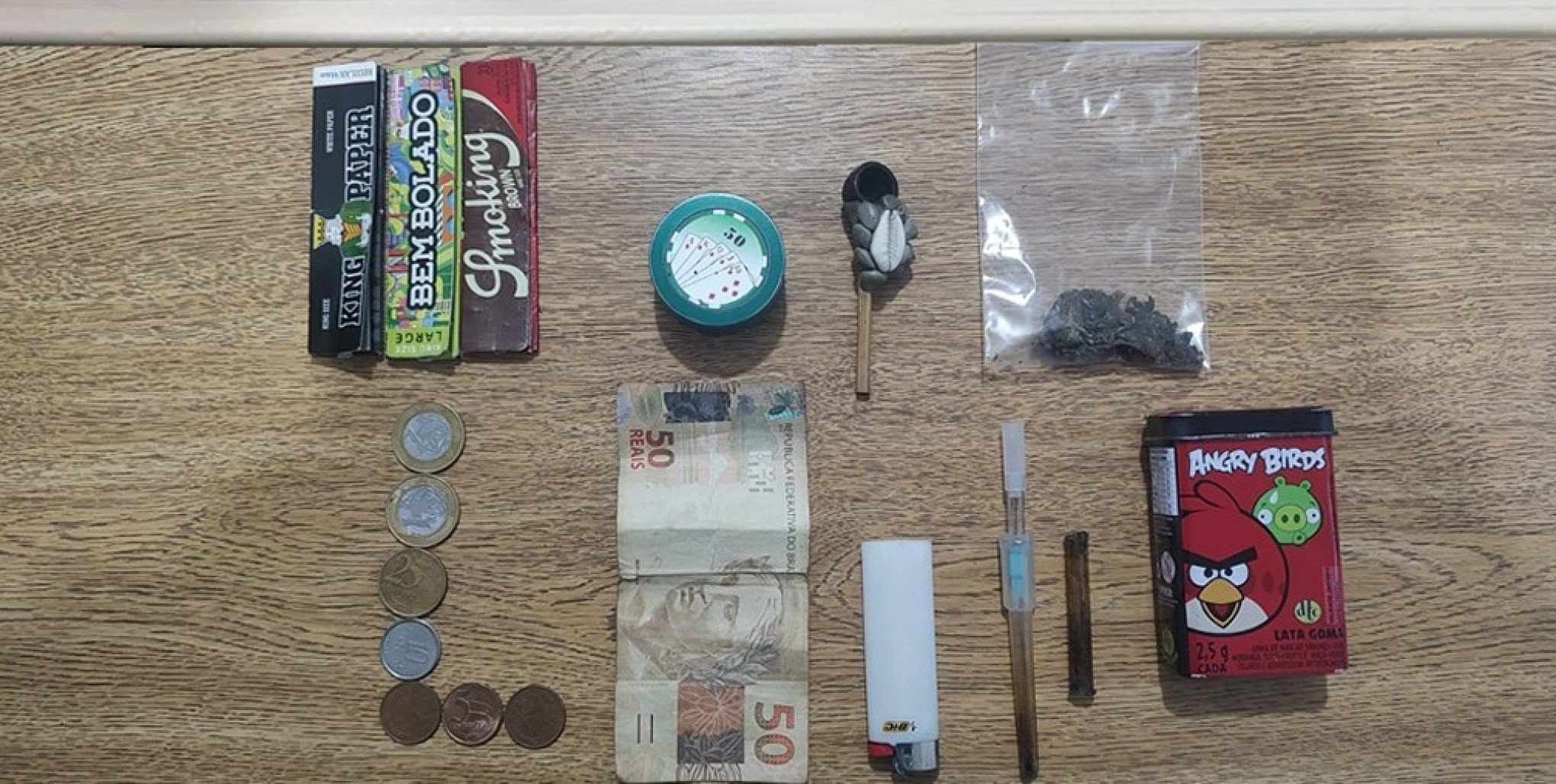 Adolescentes são apreendidos usando drogas ao lado da Igreja São Pedro, em Gramado