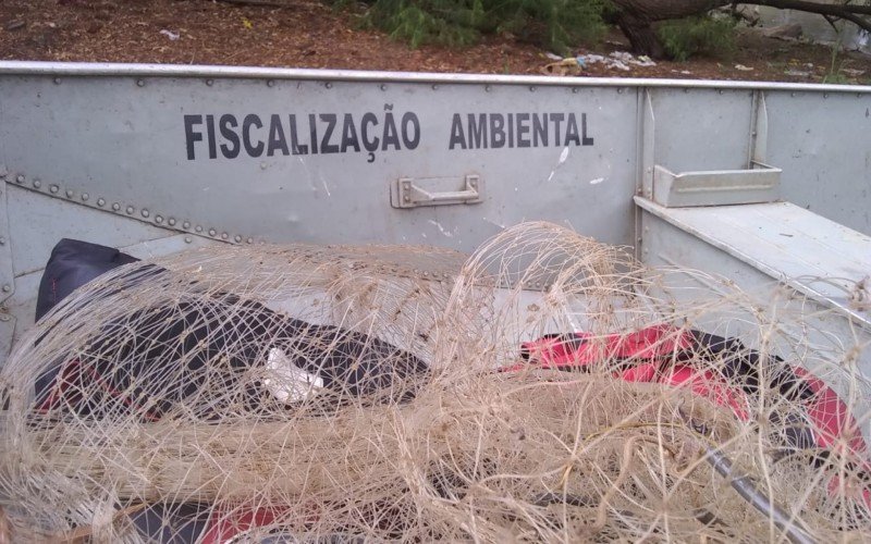 Material de pesca foi apreendido durante fiscalização no Rio dos Sinos 