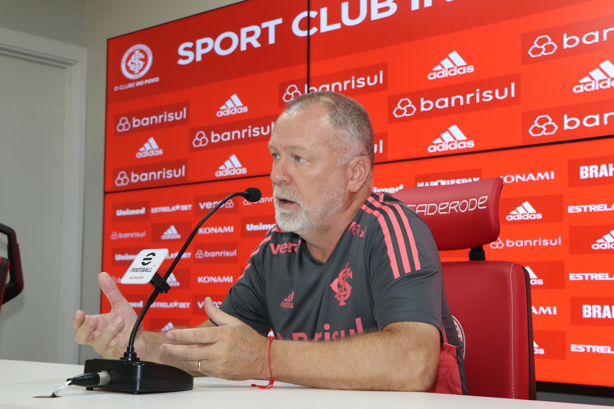 Mano fala sobre contratações e Inter anuncia goleiro nesta quarta