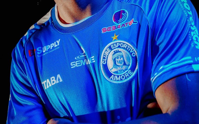 Lateral-esquerdo Ramon          