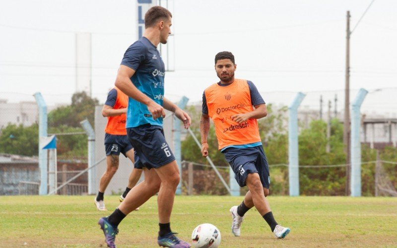 Meia do Novo Hamburgo vê evolução na equipe