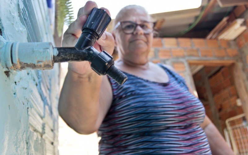 Só chega a fatura, mensamente, na casa da dona Marília