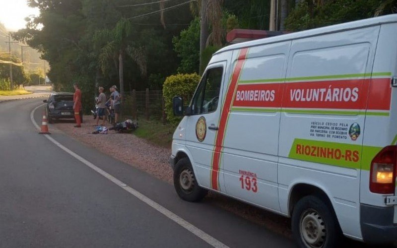 Três homens e uma adolescente ficaram feridos no acidente que aconteceu no fim da tarde desta sexta-feira (27)