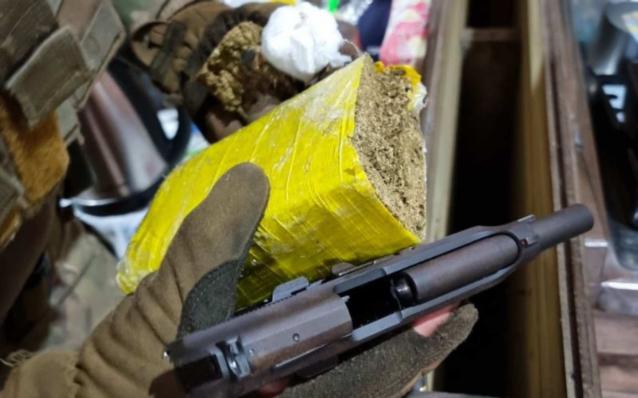 Armas e drogas são encontradas durante operação no Vale do Sinos e no litoral norte