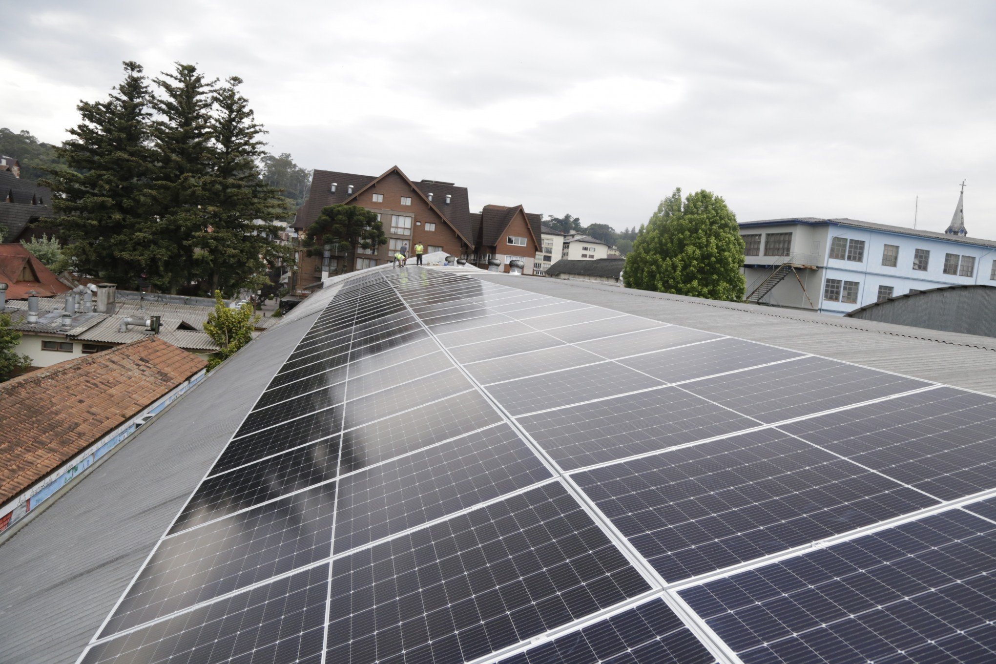 Câmara de Gramado economiza R$ 9 mil em dois meses através do sistema de energia solar