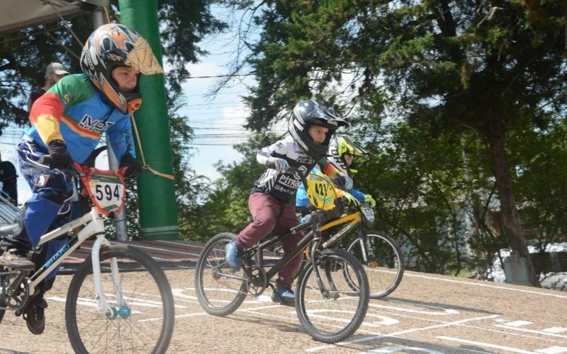 Copa Verão de Bicicross foi realizada no domingo (29), em Ivoti