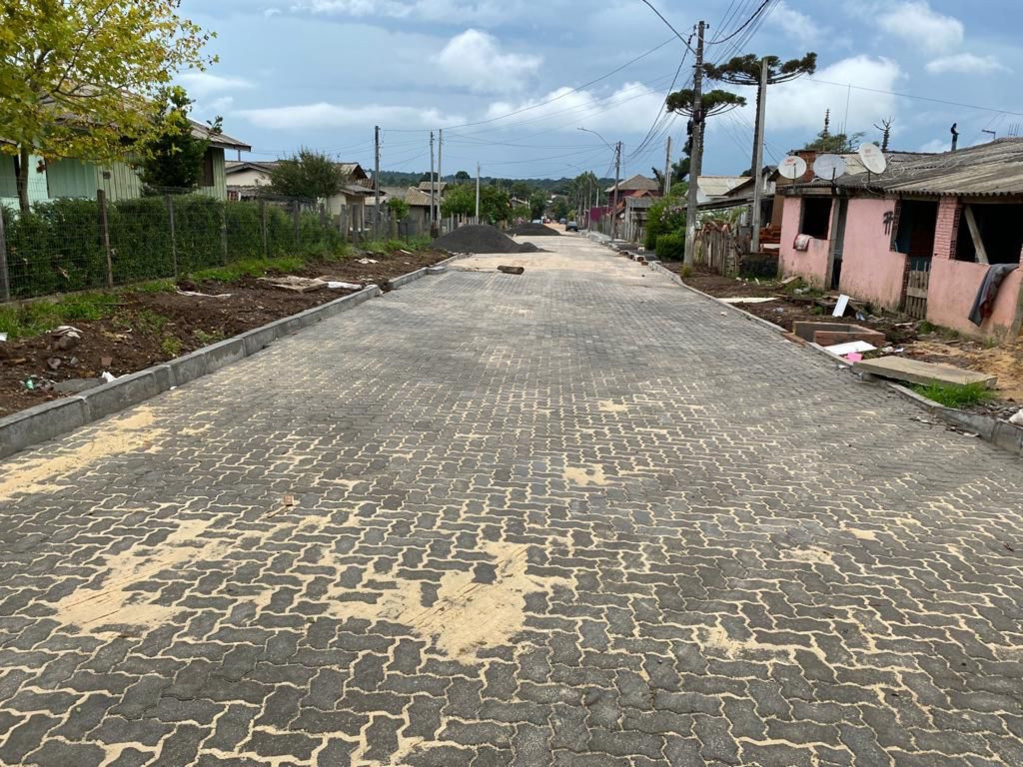 Loteamento Maredial recebe pavimentação com bloquetos de concreto em Canela