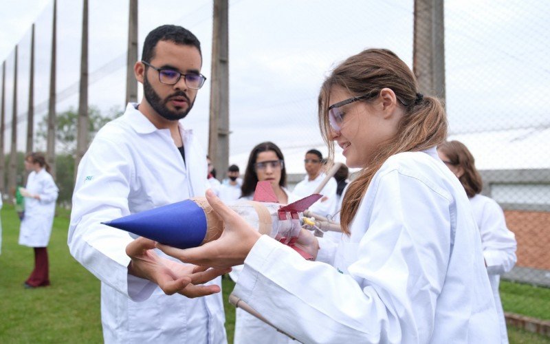 Os alunos do Ensino Médio Sesi são introduzidos e incentivados a descobrir, criar e inovar de maneira colaborativa