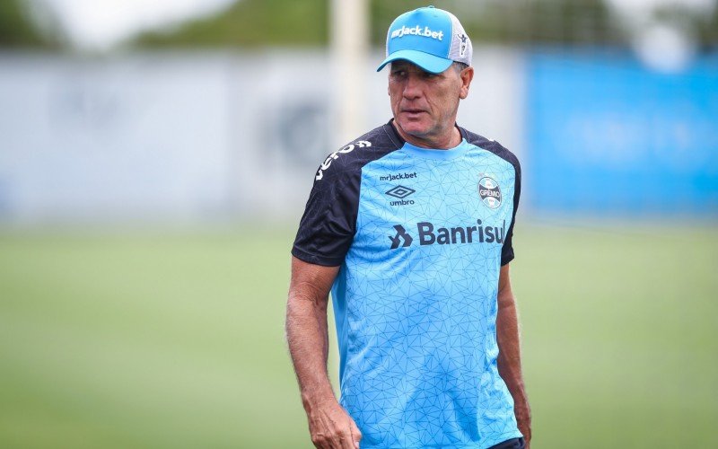 Renato deve poupar os titulares no sábado