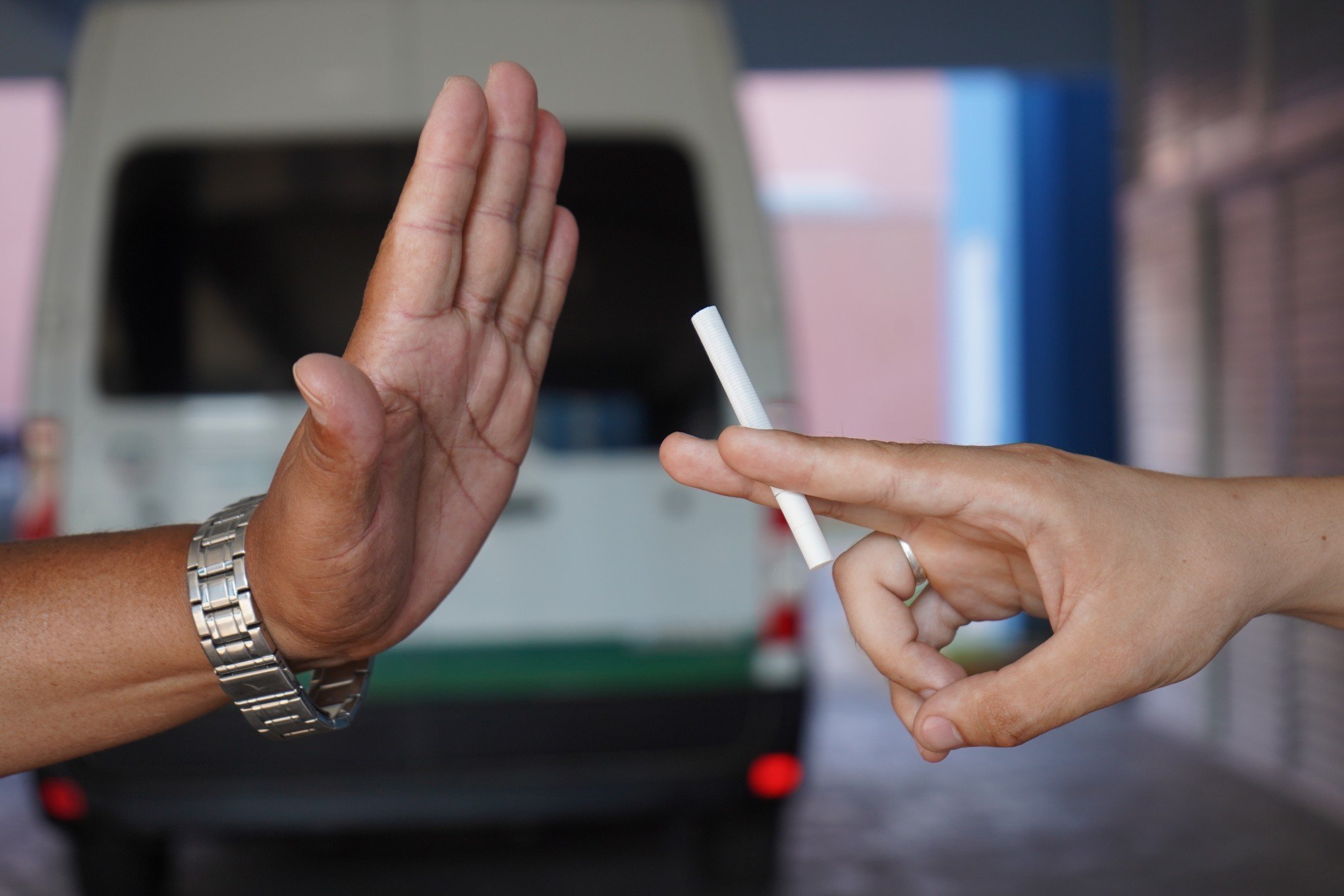 Curso gratuito ajuda fumante a largar o cigarro
