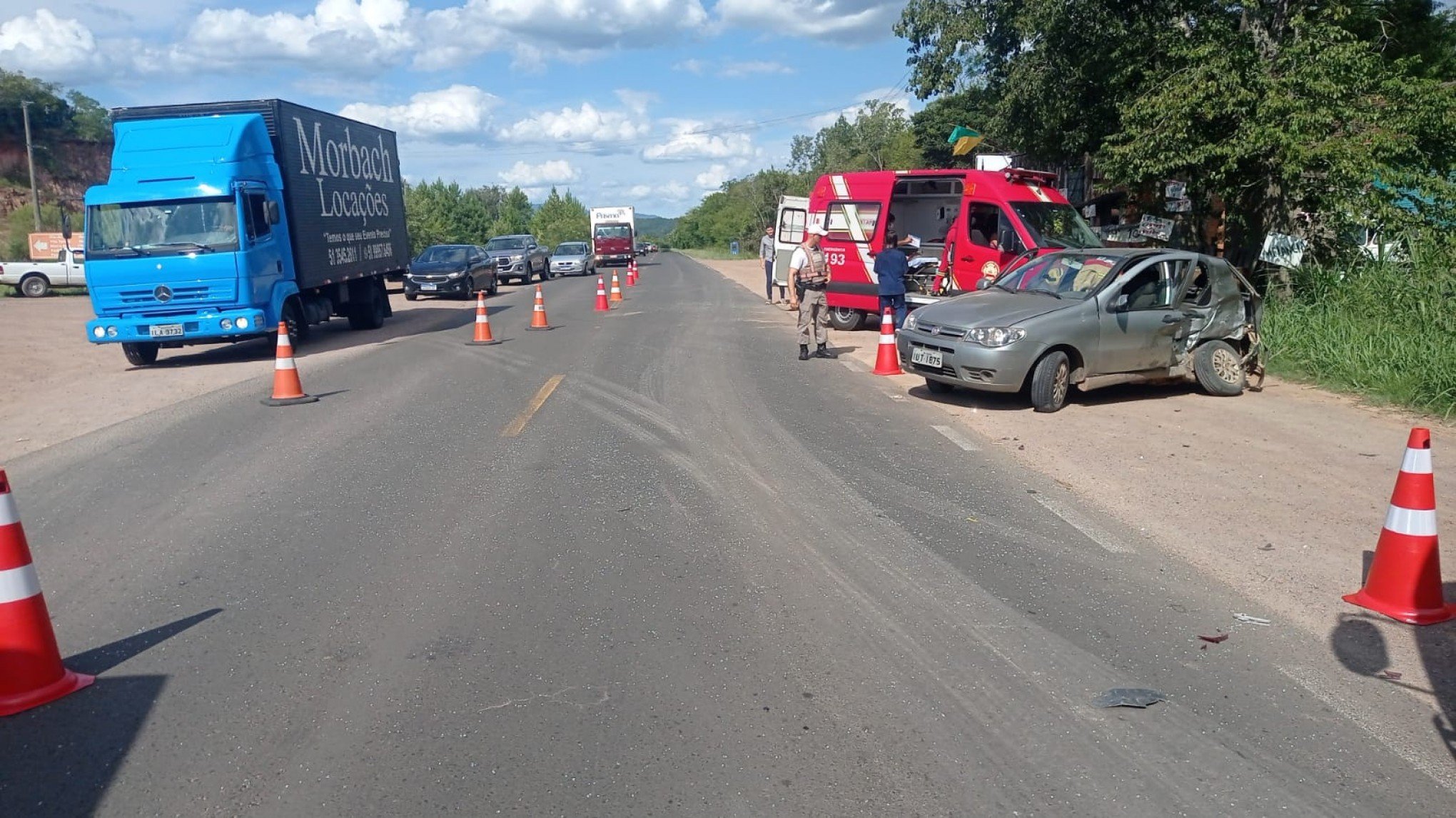 Idoso fica ferido em colisão lateral entre carros na RS-239