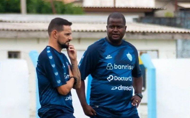 Noia confirma a permanência do técnico Edinho Rosa no comando da equipe