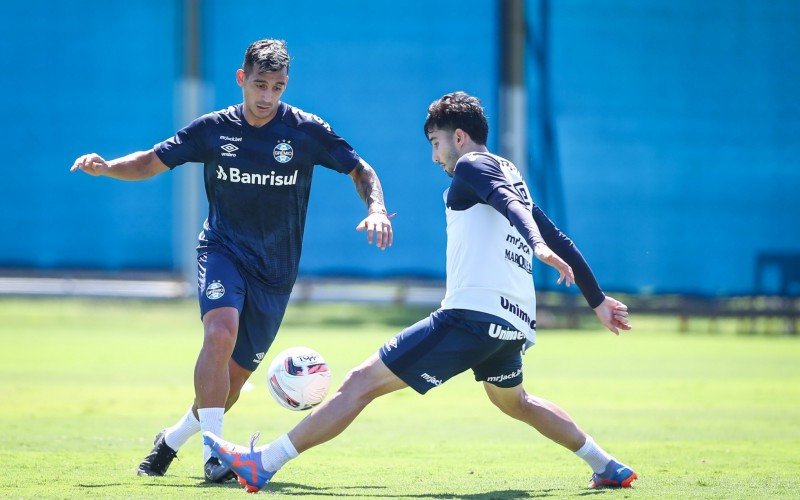 Elenco gremista volta a treinar no CT na manhã de quarta-feira (8)