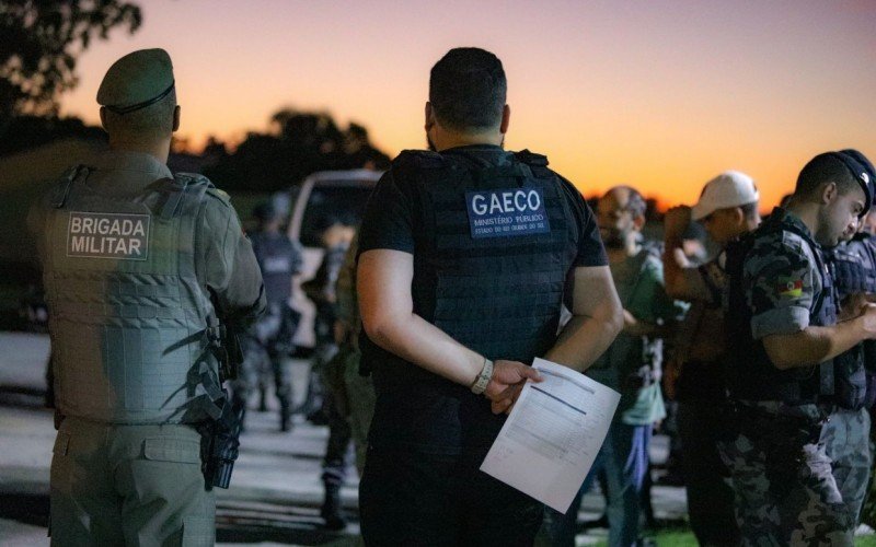 Facção volta a ser alvo de operação contra tráfico de drogas em condomÃnio do litoral norte