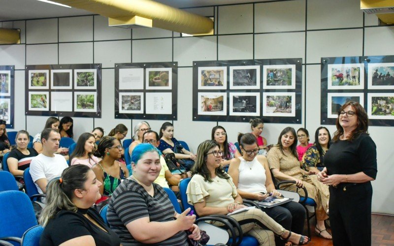 Secretária Maristela na recepção a novos educadores