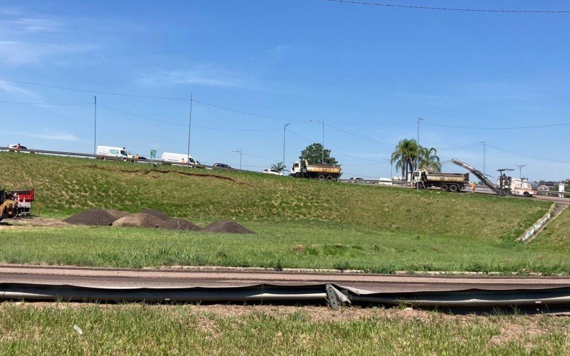 Bloqueio na alça de acesso da RS-239 para a BR-116 seguirá até o fim da tarde