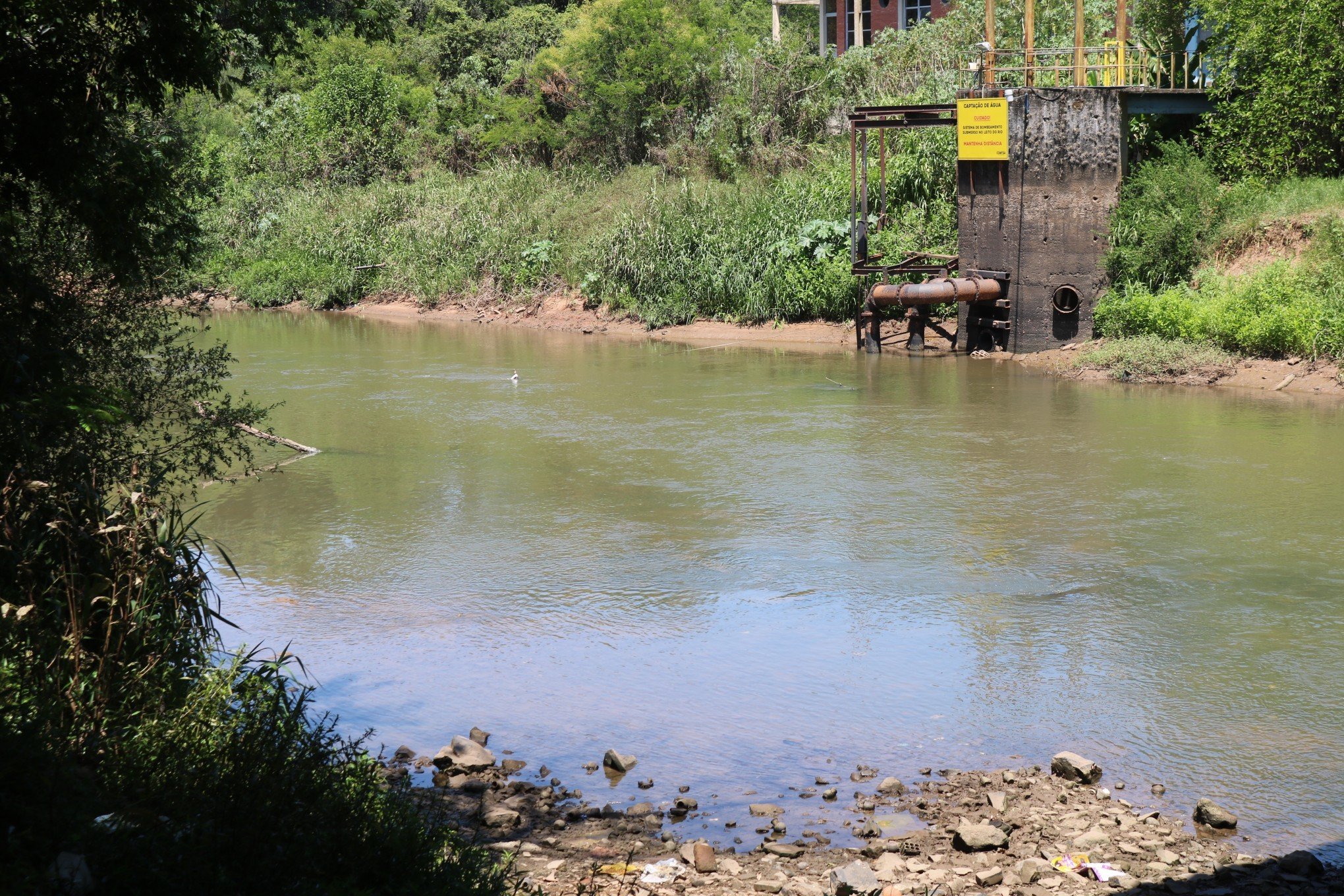 Captação de água da bacia do Rio dos Sinos para irrigação de lavouras está suspensa