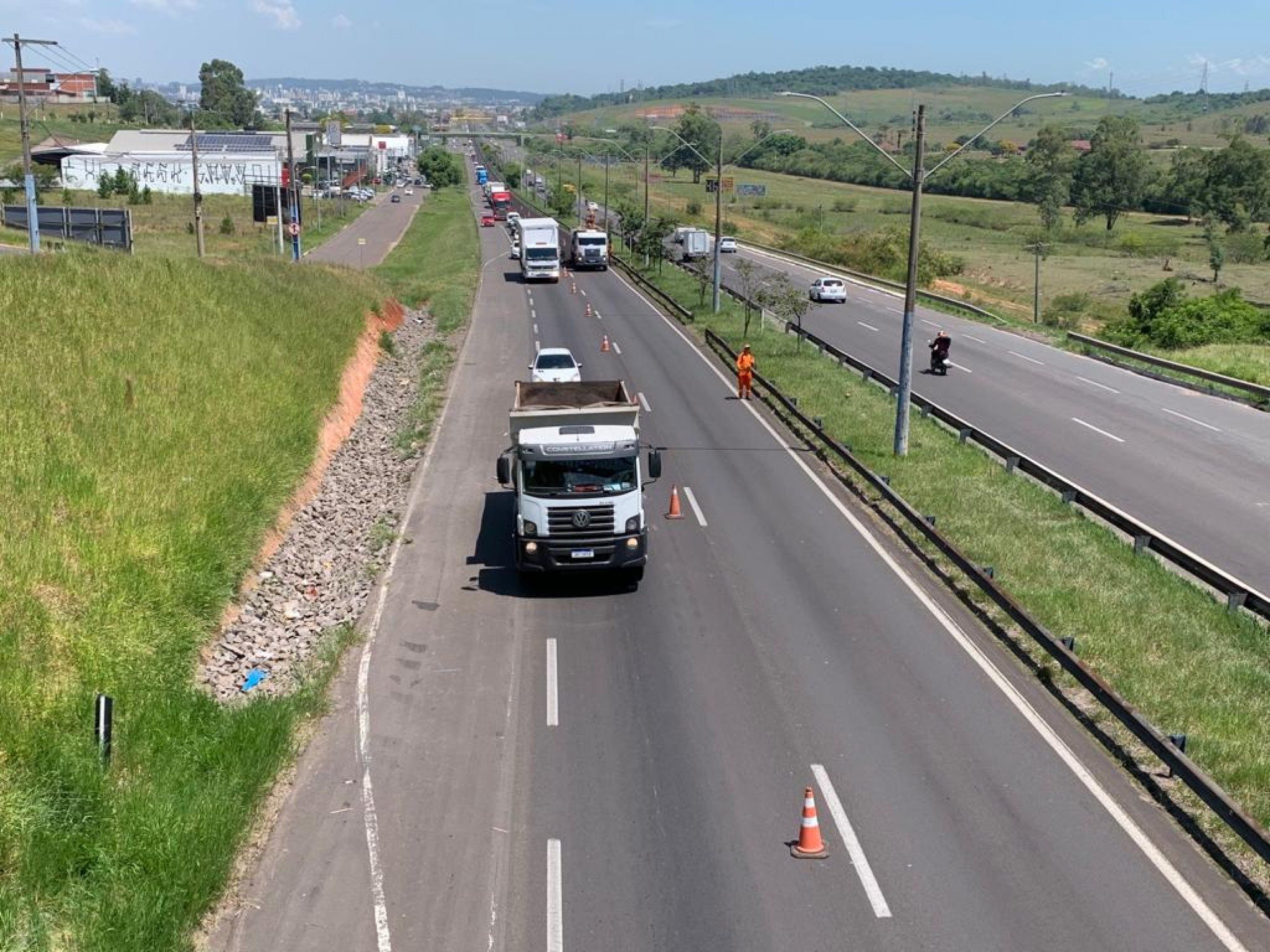 Bloqueios devido a obras do Dnit geram lentidão na BR-116