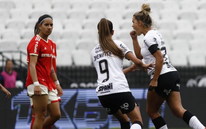 Coloradas foram derrotas por 2 a 1 pelo Corinthians