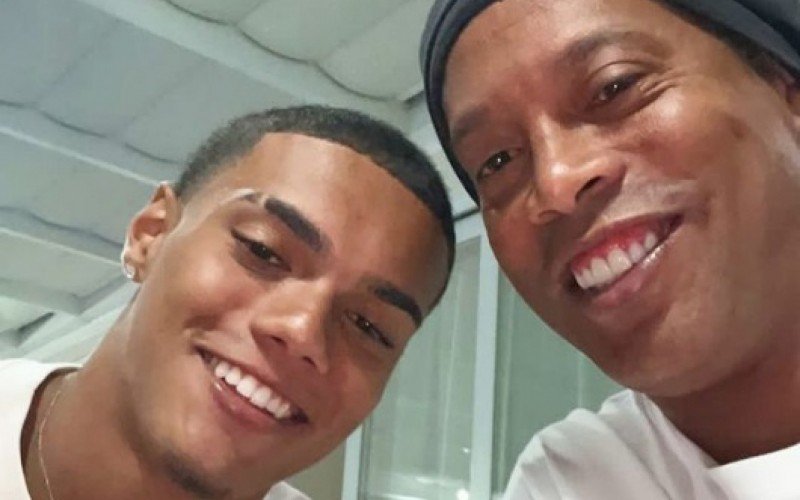 Filho de Ronaldinho Gaúcho será contratado pelo Barcelona