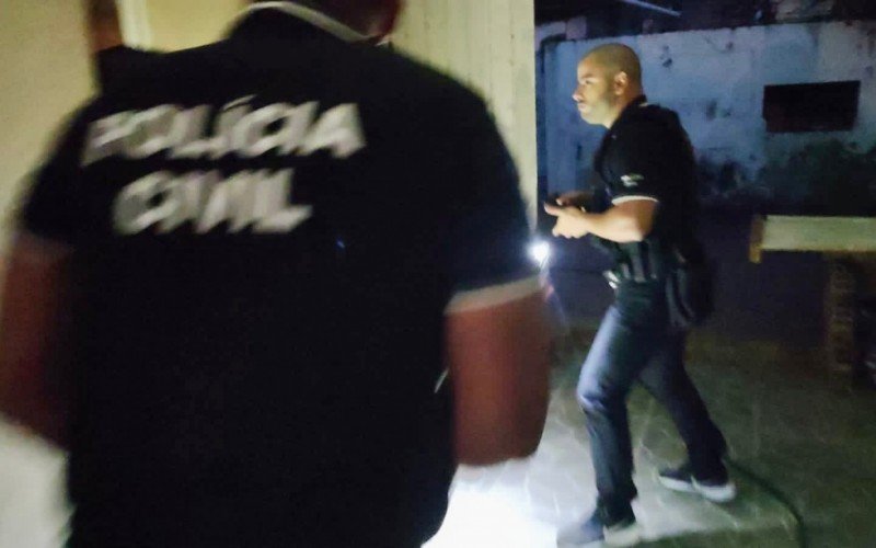 Facção é alvo de ação da PolÃcia e mandados de busca e apreensão são cumpridos no Vale do Sinos