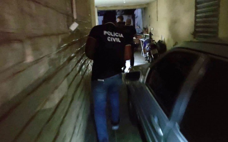 Facção é alvo de ação da PolÃcia e mandados de busca e apreensão são cumpridos no Vale do Sinos