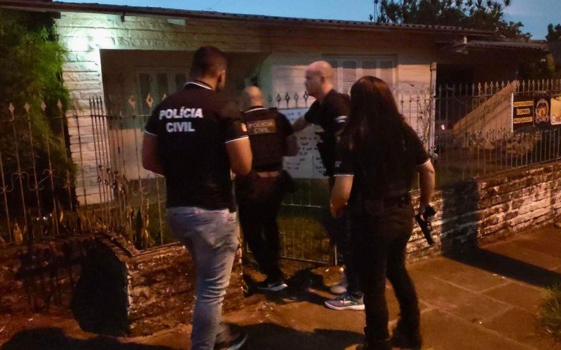 Facção é alvo de ação da PolÃcia e mandados de busca e apreensão são cumpridos no Vale do Sinos