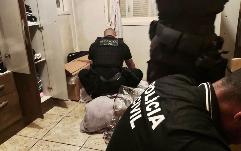 Facção é alvo de ação da PolÃcia e mandados de busca e apreensão são cumpridos no Vale do Sinos