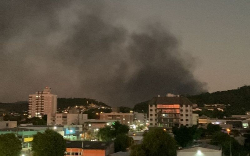 Fumaça pôde ser vista de Estância Velha