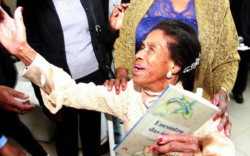 Maria Emília quando foi apresentada como patronesse da Feira do Livro de 2019  | Jornal NH