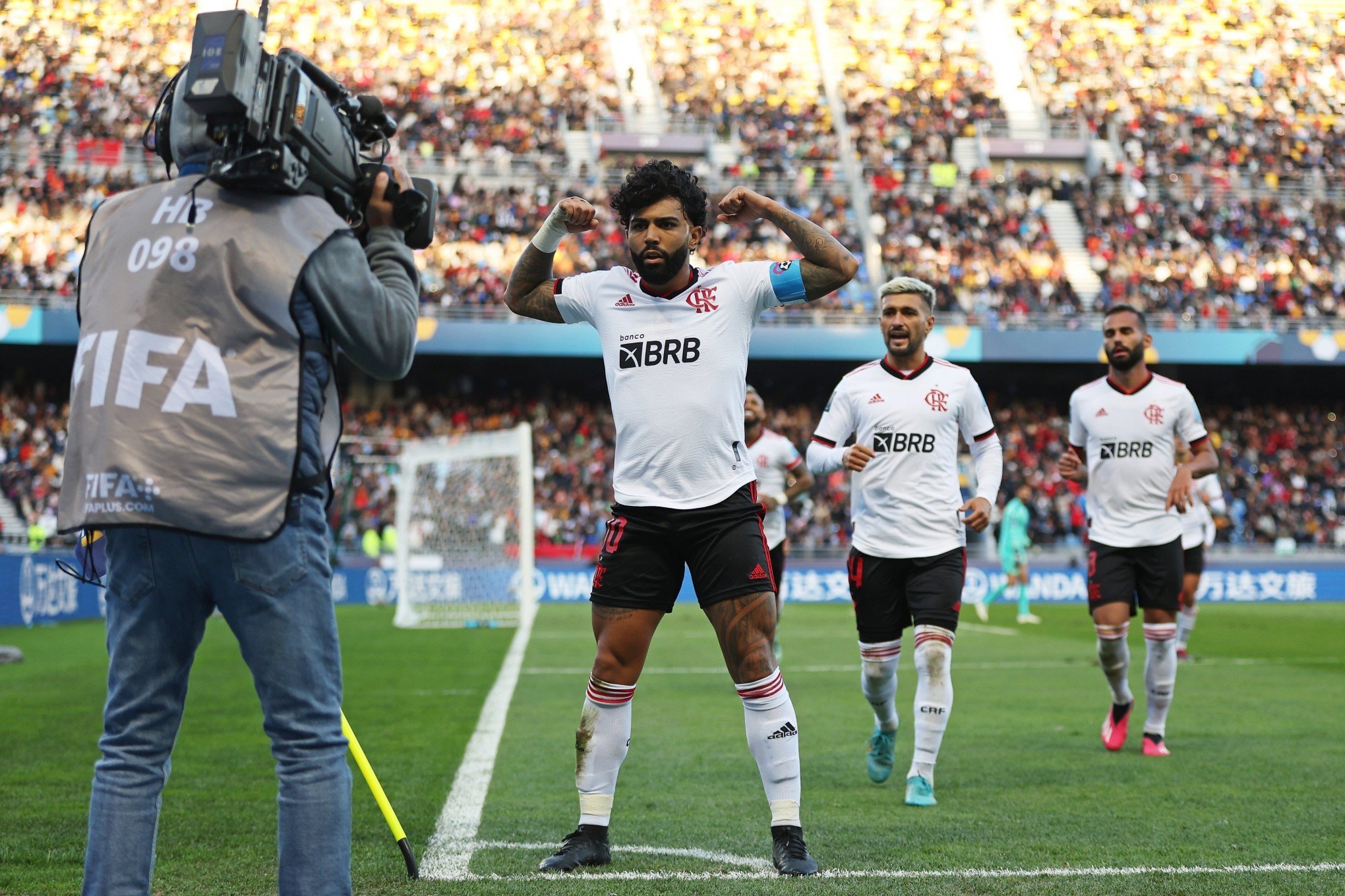 Flamengo sofre, mas vence Al Ahly e termina o Mundial de clubes em terceiro