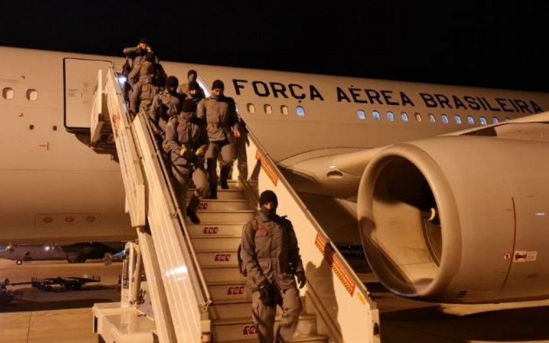 Missão da FAB chega ao Brasil com 17 pessoas resgatadas de terremoto na Turquia