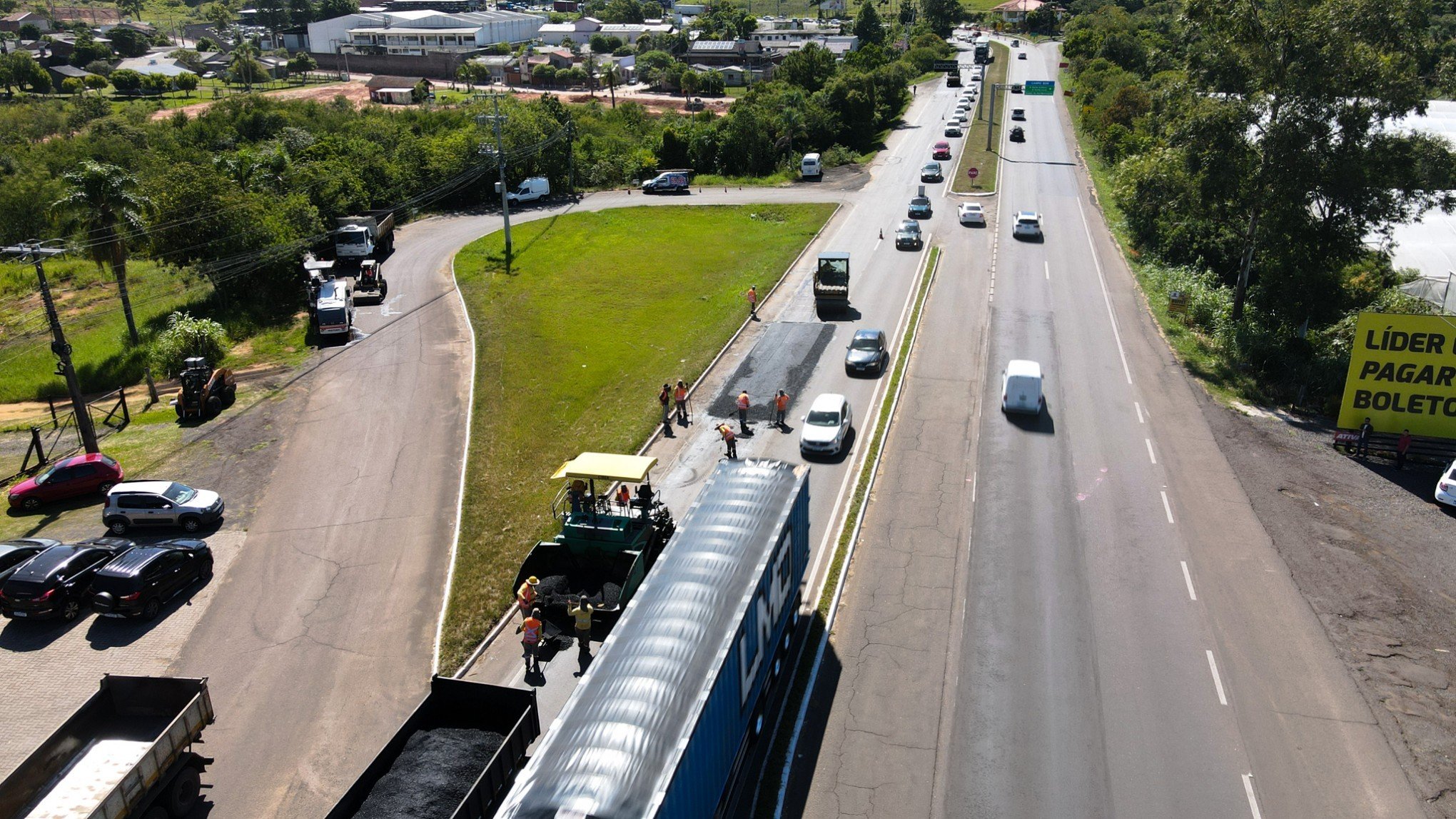 Trechos das RSs 115 e 239 recebem melhorias nesta semana