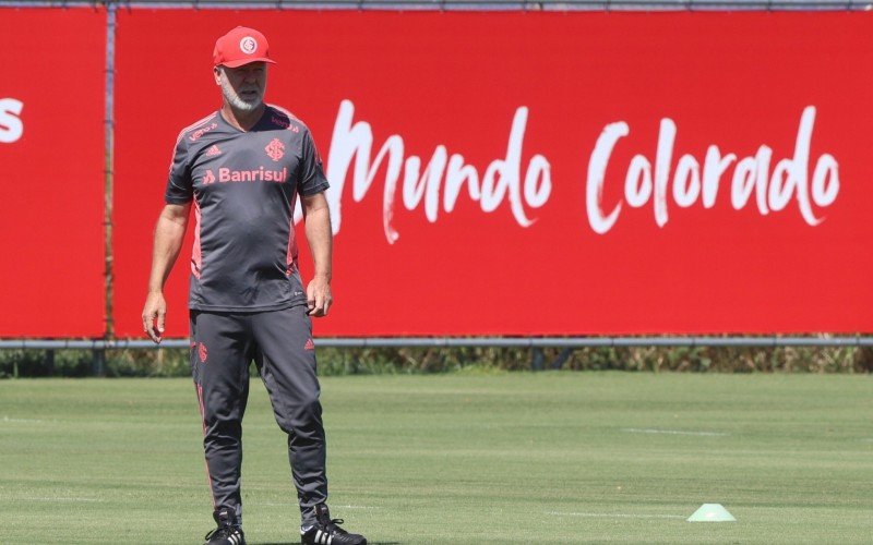 Colorado de Mano Menezes está na terceira posição do Gauchão