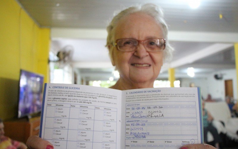 Bernadete aguardava ansiosa pela dose bivalente