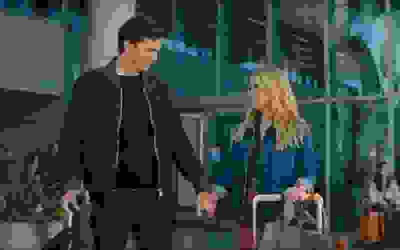 Carisma de Reese Witherspoon e Ashton Kutcher sustenta comédia 'Na Sua Casa ou na Minha