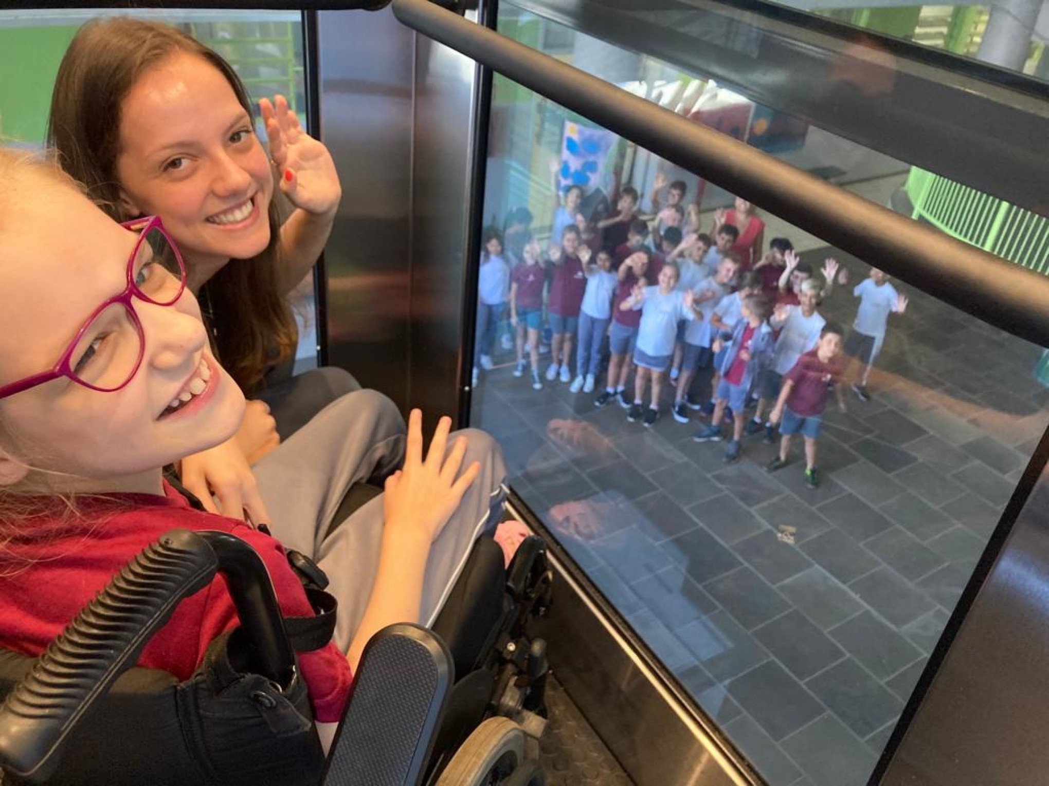 Com escola mais acessível, cadeirante consegue estudar no segundo andar