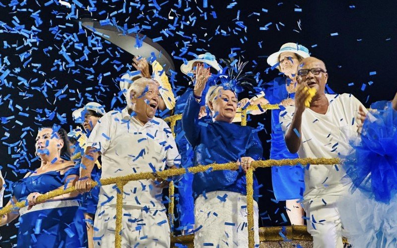 Desfile da escola Niterói celebrou os festejos niteroienses