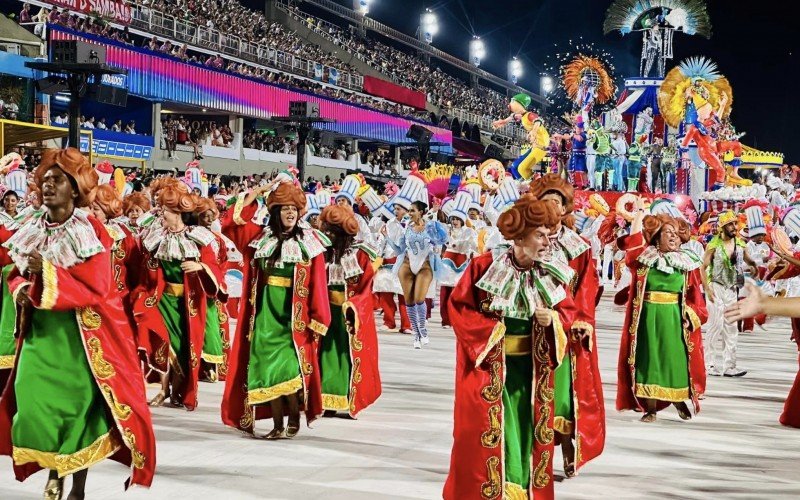 Mergulhando no mundo lúdico da infância, a Vigário fez um desfile digno