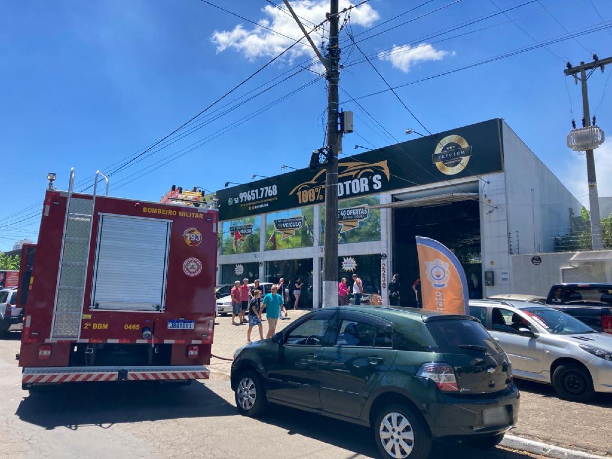 Chamas atingem loja de carros em Novo Hamburgo