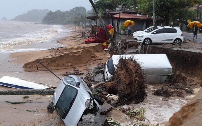 Chuva causa estragos em São Paulo