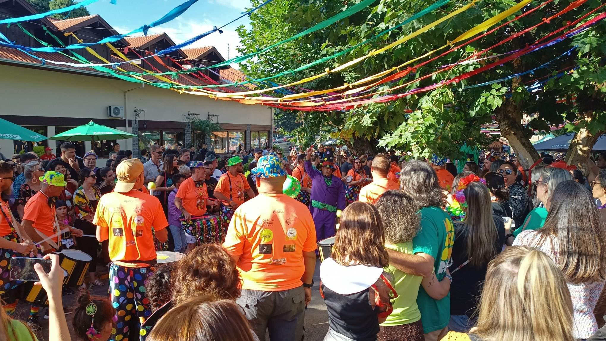 Gramado Fantasia se transforma em carnaval familiar com diversão para todos