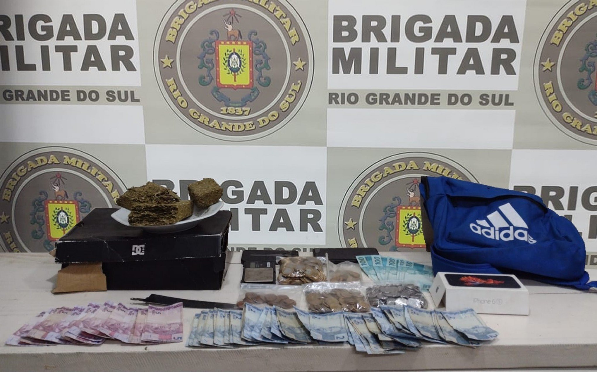 Brigada Militar apreende mais de 650 gramas de maconha em Canela