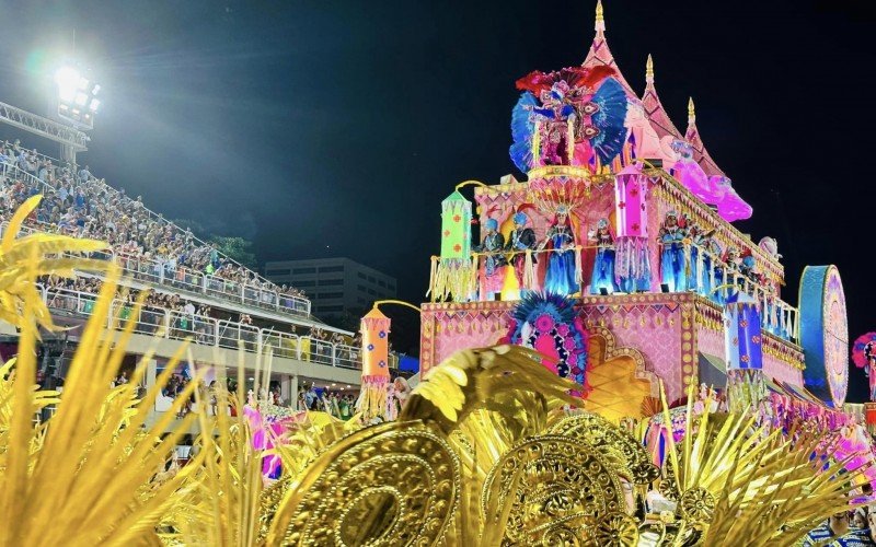 Segundo dia das escolas do Grupo Especial do Rio de Janeiro