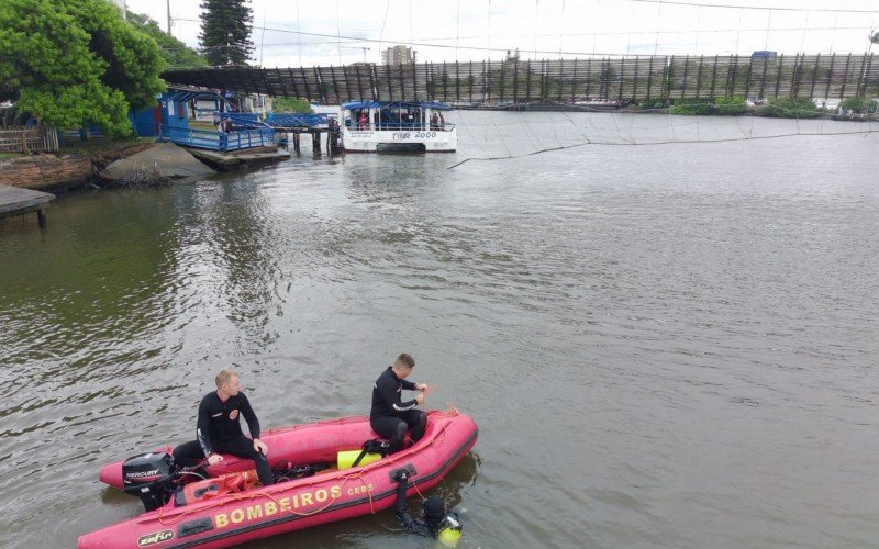 Buscas por jovem desaparecido após queda de ponte pênsil em Torres devem seguir pela madrugada