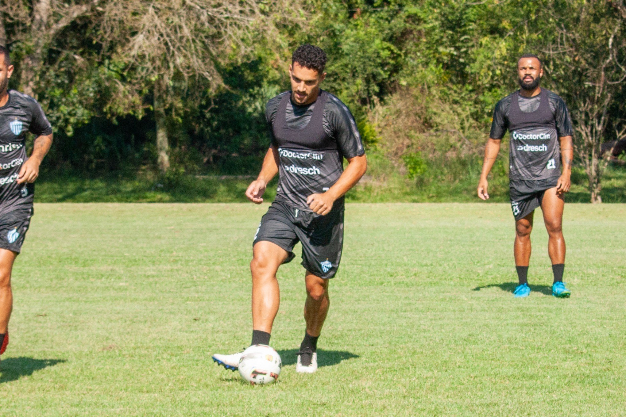 Zagueiro do Novo Hamburgo diz que o Noia está pronto para o duelo contra o Grêmio