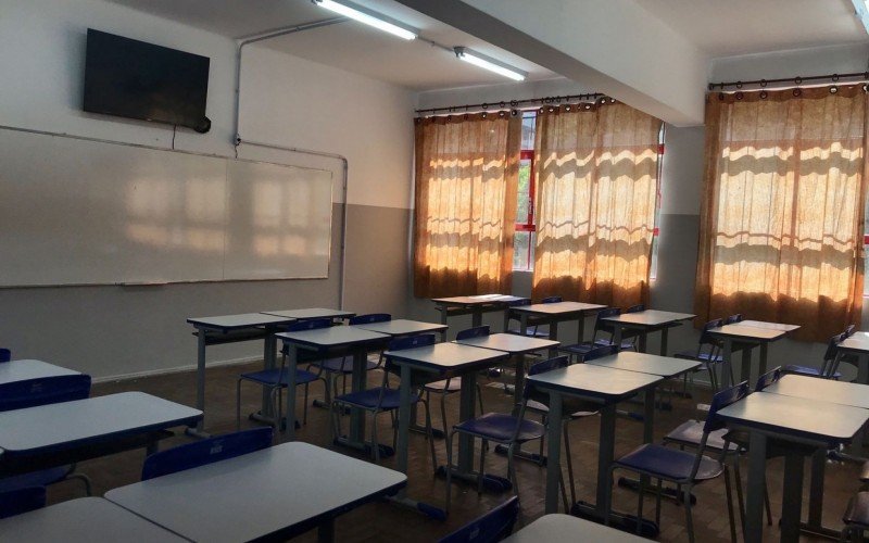 Cronograma de volta às aulas é alterado e Emei Antônio Leite retorna na segunda