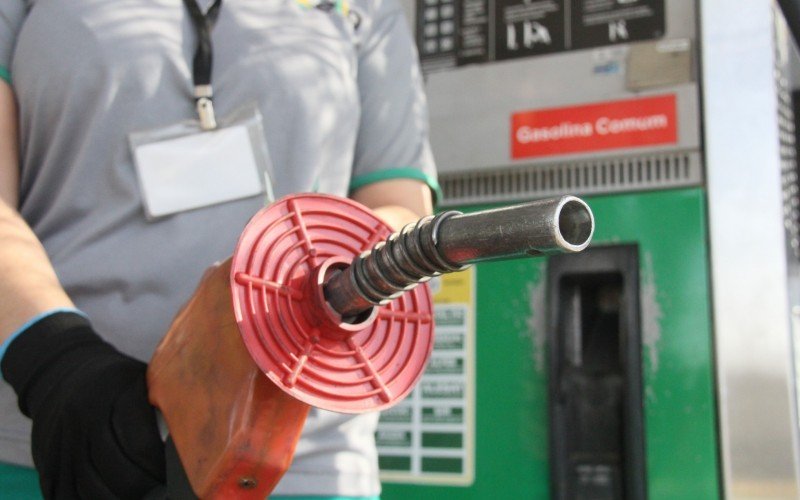 Gasolina amanheceu 40 centavos mais cara em Novo Hamburgo | Jornal NH